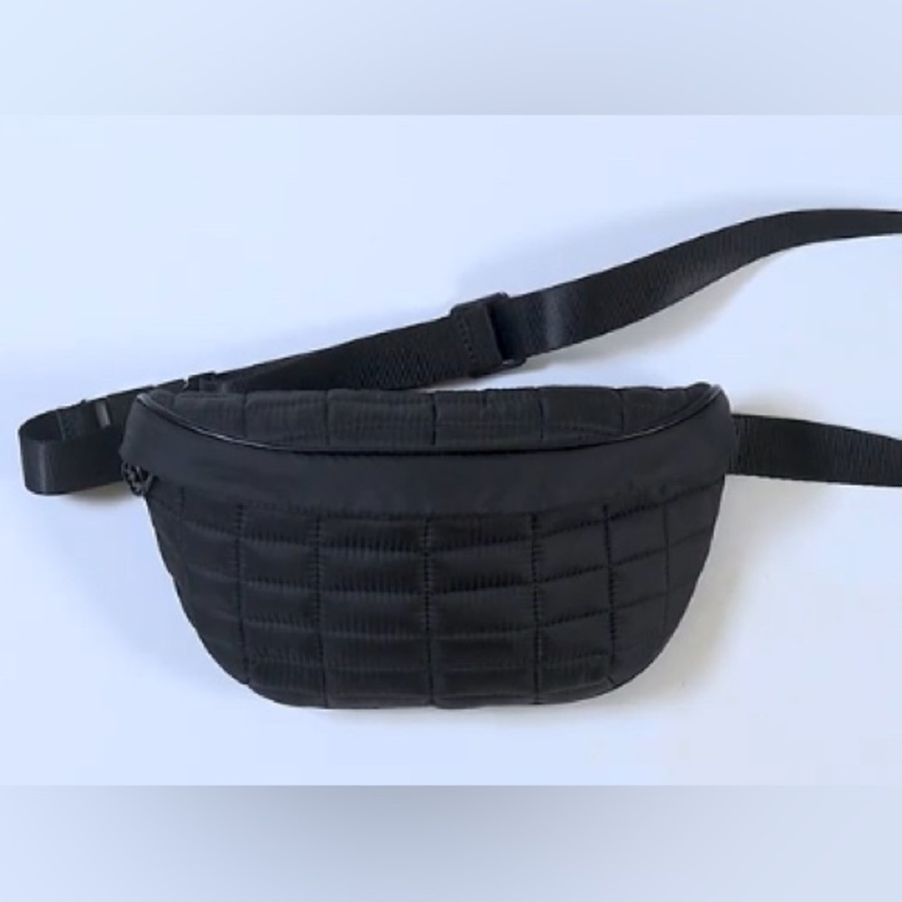 NWT Michael Kors Women’s Quilted Snap-Buckle Belt Bag